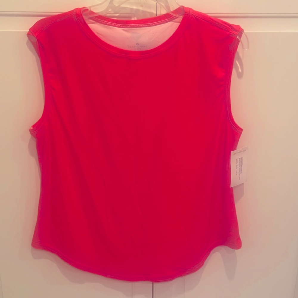 NWT Faye-Florie think pink tank.  Remember to Bundle